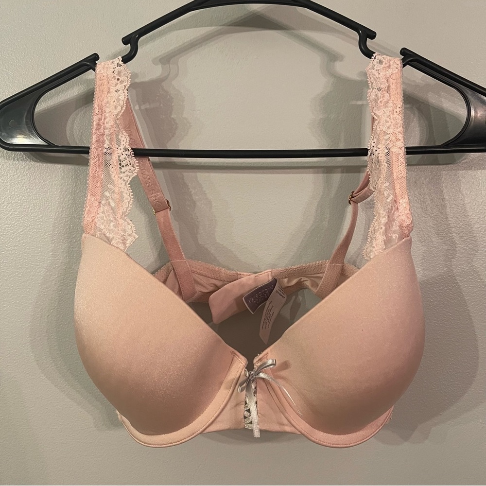 Victoria’s Secret lined Demi bra size 34D